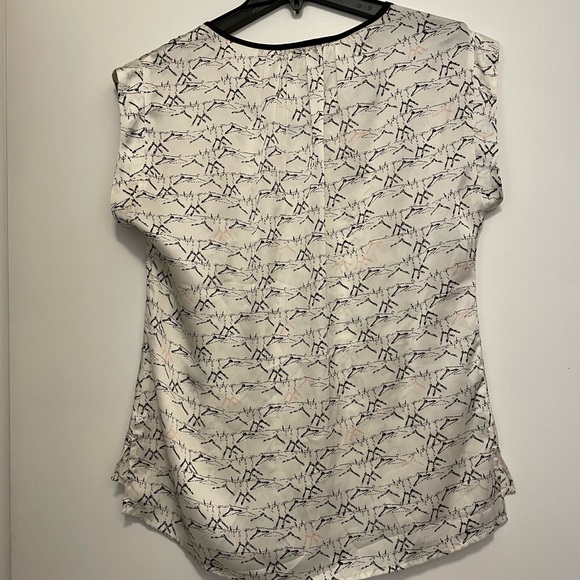 Hanger print white top size S/M - Picture 4 of 5